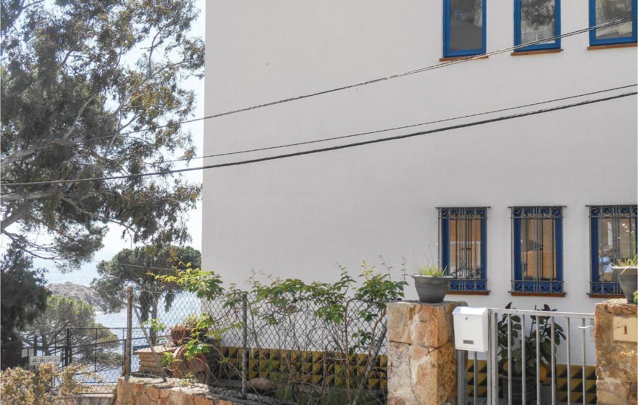 2 Bedroom Amazing Apartment In Tossa De Mar Bagian luar foto