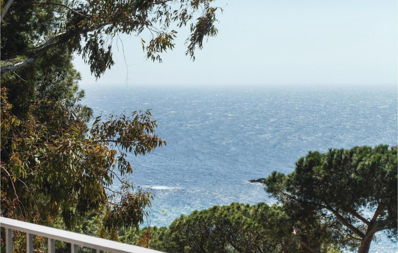 2 Bedroom Amazing Apartment In Tossa De Mar Bagian luar foto
