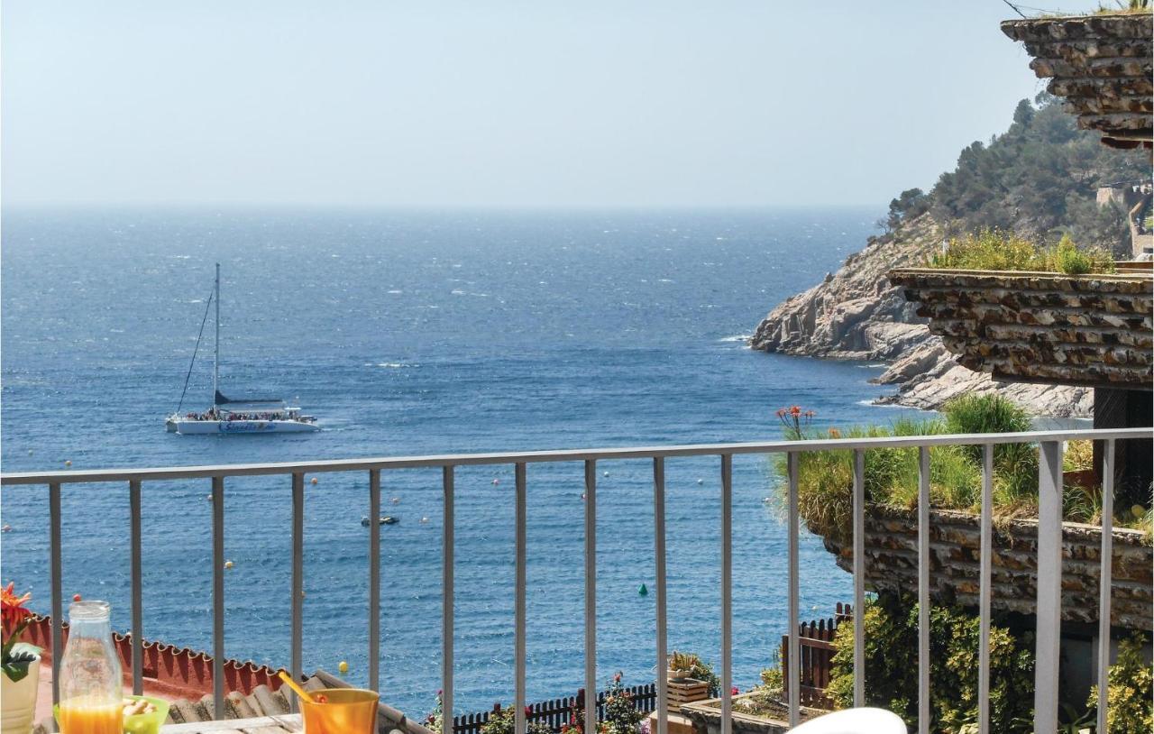 2 Bedroom Amazing Apartment In Tossa De Mar Bagian luar foto
