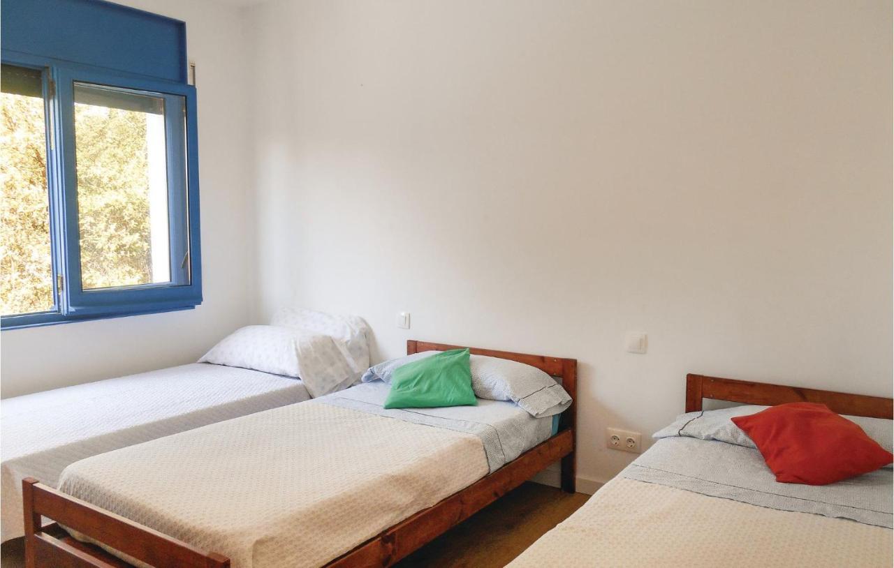 2 Bedroom Amazing Apartment In Tossa De Mar Bagian luar foto