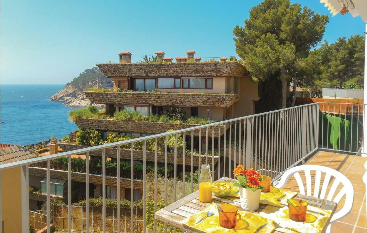 2 Bedroom Amazing Apartment In Tossa De Mar Bagian luar foto